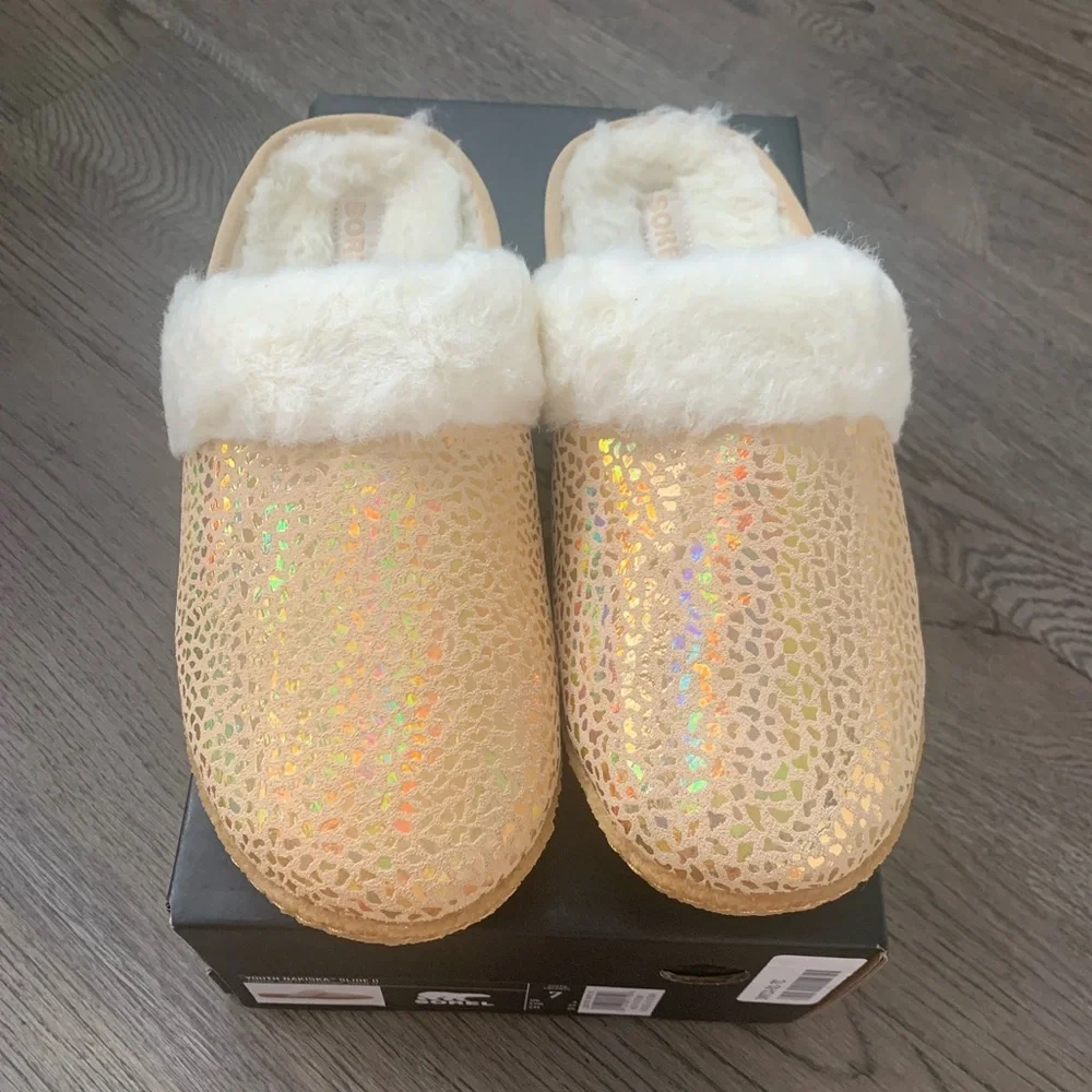 Sorel Nakiska Slide II Faux Fur Slippers Youth Size‎ 7/EU 39 - Ceramic Gum - NWB